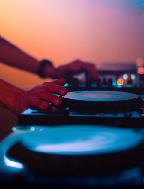 Clubbing & Tours